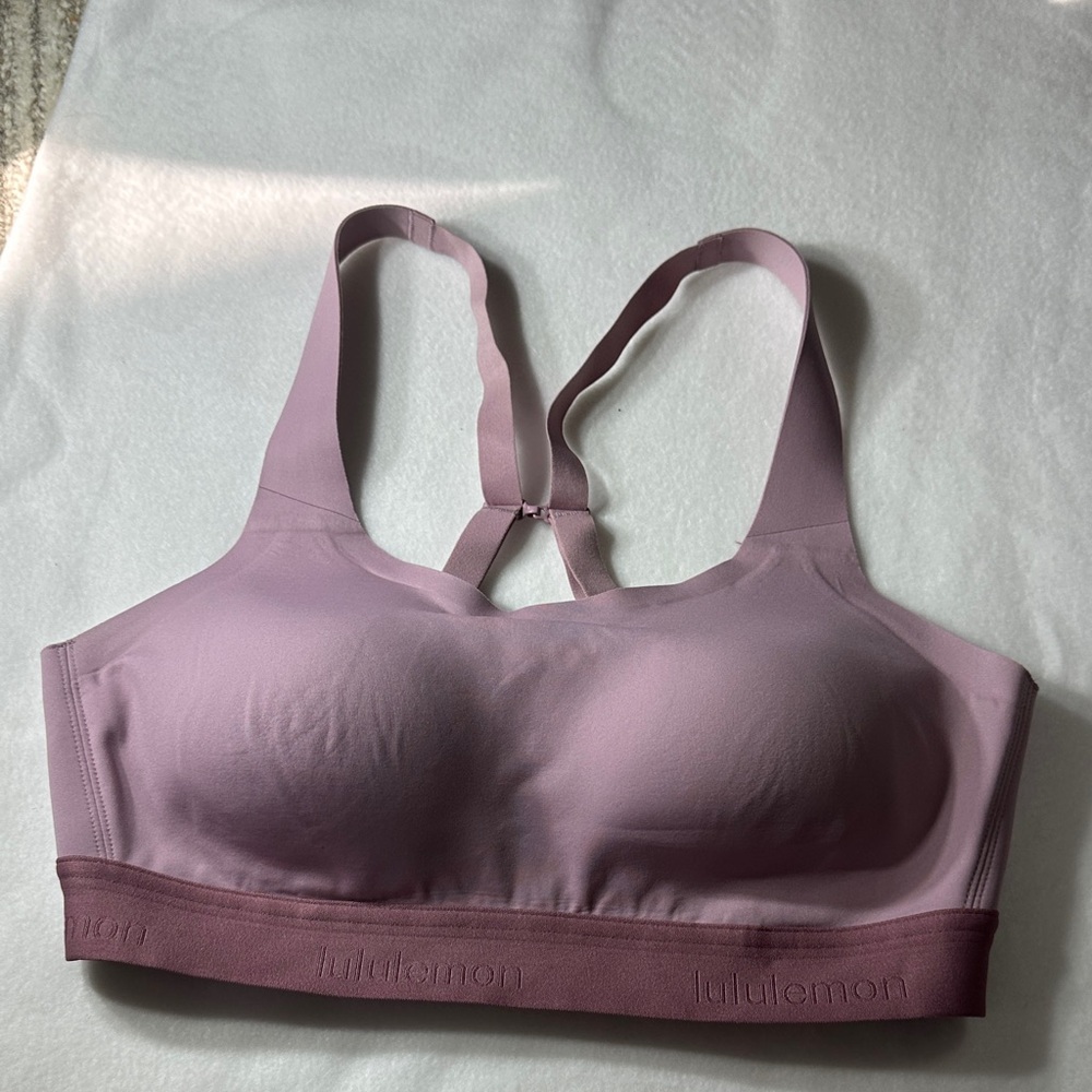 Lululemon Fine Form bra Rose color 34B